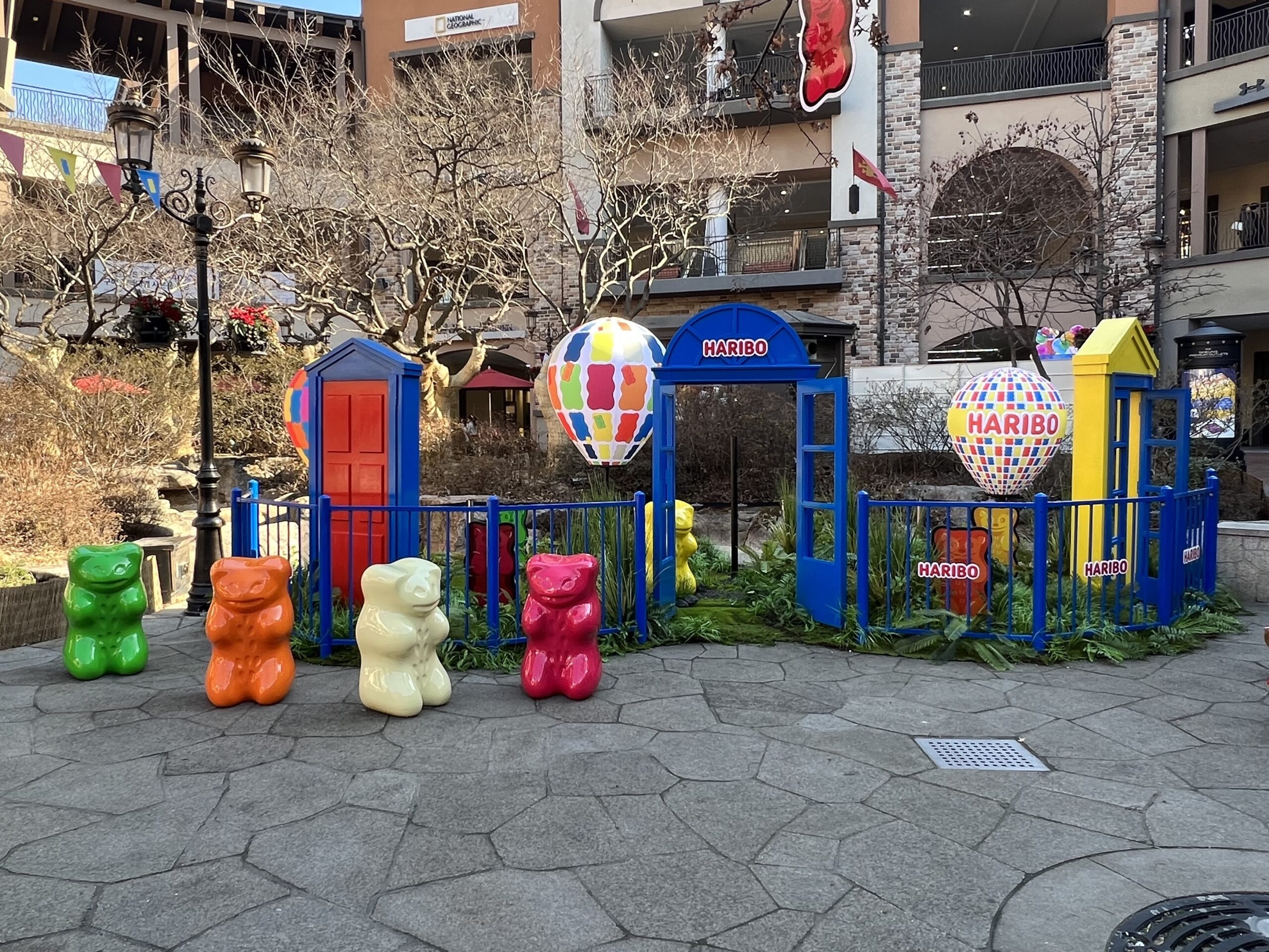 You are currently viewing SHINSEGAE OUTLETS X HARIBO POP-UP